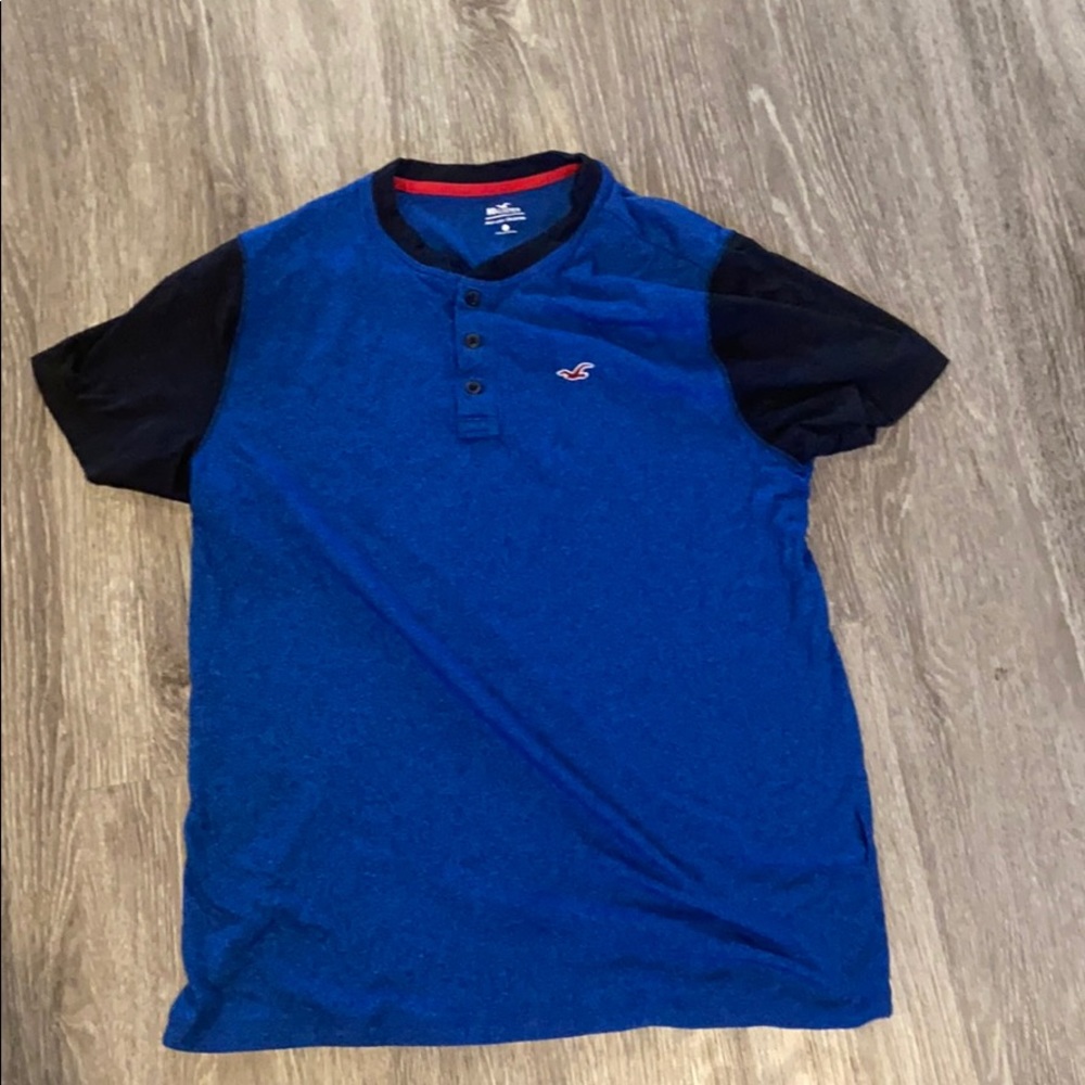 Hollister tee shirt